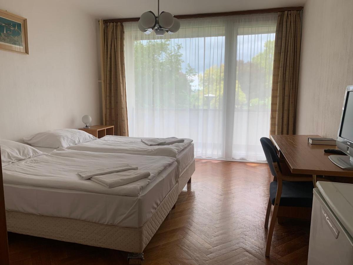 Riviera Park Hotel Balatonföldvár Exterior foto