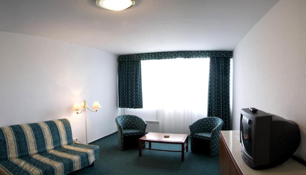 Riviera Park Hotel Balatonföldvár Exterior foto